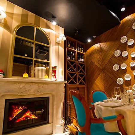 Romance Marine Aparthotel شقة فندقية 4*