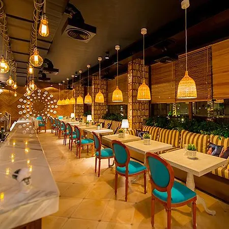 Romance Marine Aparthotel شقة فندقية 4*