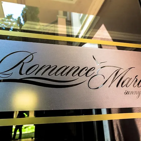 Romance Marine Aparthotel ساني بيتش