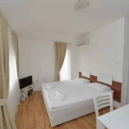 Romance Marine Aparthotel شقة فندقية