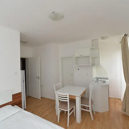 شقة فندقية Romance Marine Aparthotel