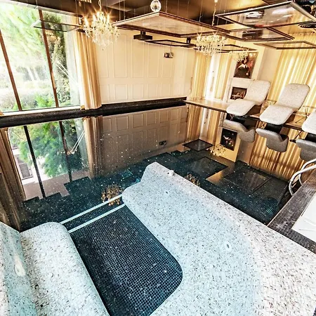 Romance Marine Aparthotel شقة فندقية 4*