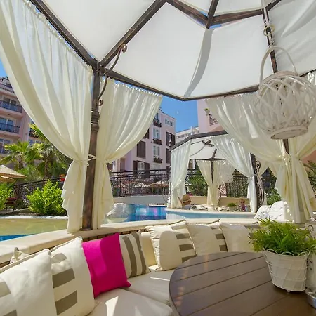 Romance Marine Aparthotel 公寓式酒店 阳光海滩