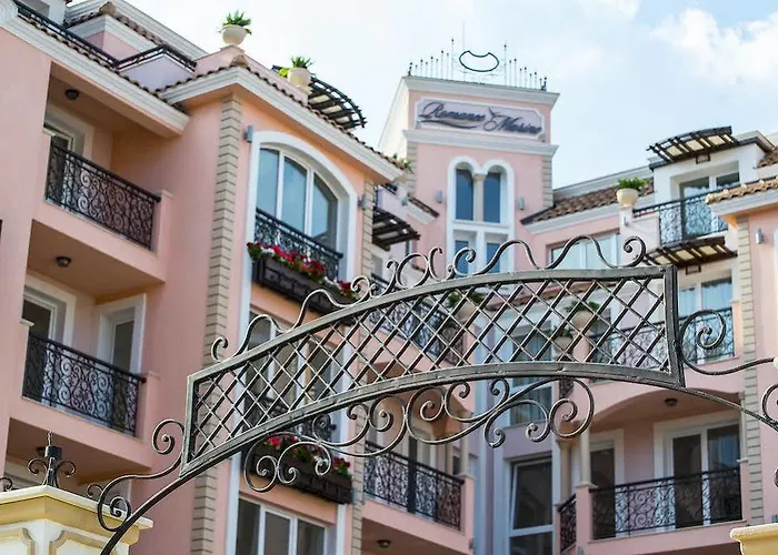 Romance Marine Aparthotel 4*
