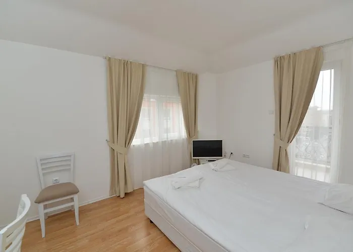 Romance Marine Aparthotel